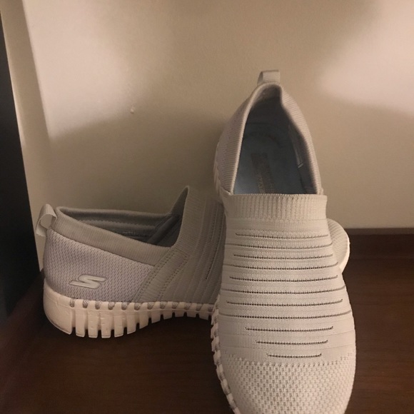 Shoes - Picture 2 of 2